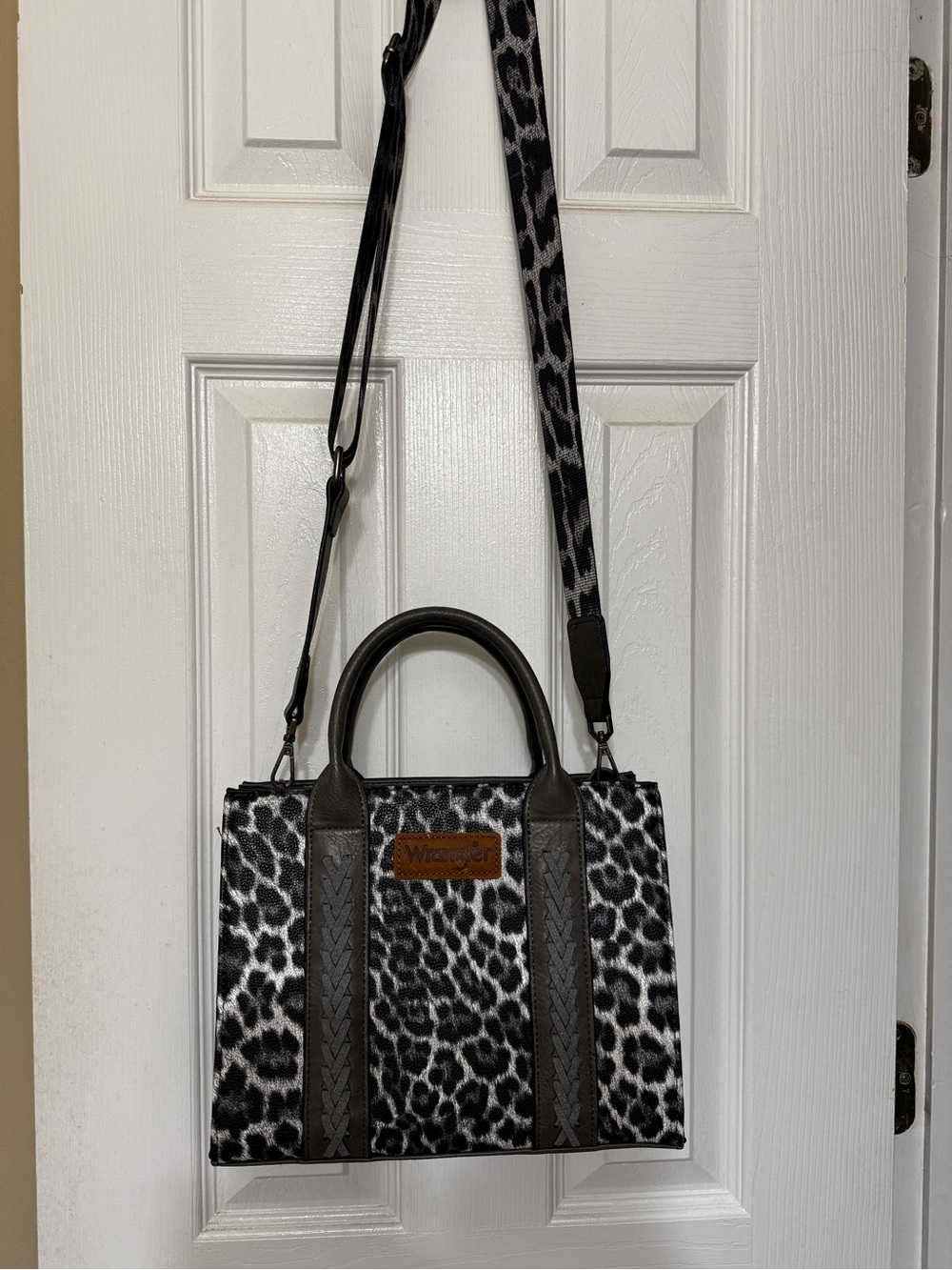 Wrangler Black and White Leopard Satchel with Detachable Strap